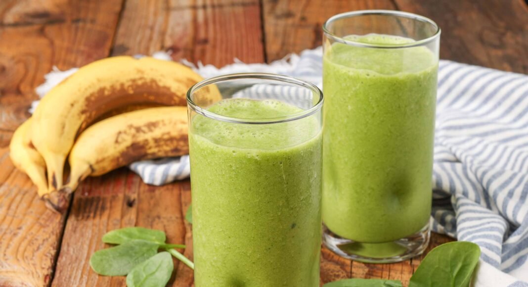 Banana Spinach Smoothie - Barefeet in the Kitchen