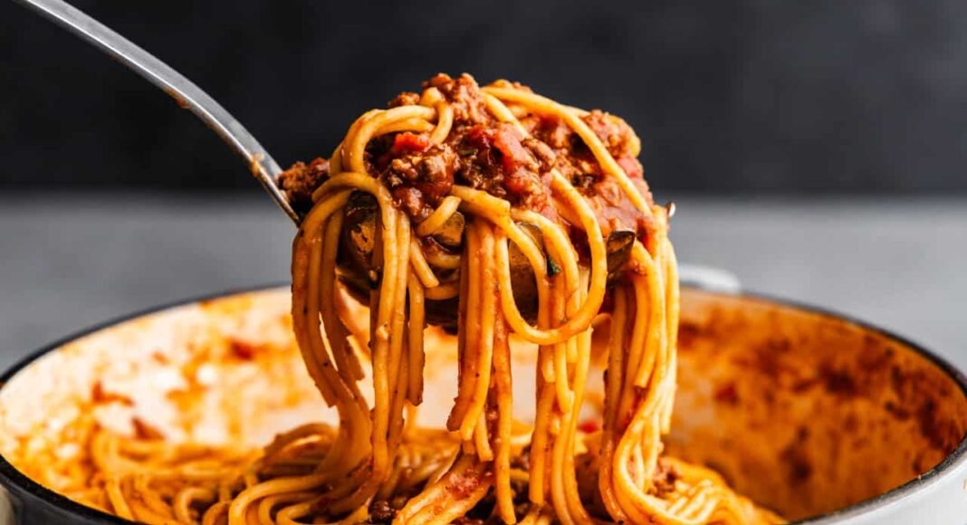 One Pot Spaghetti - The Stay At Home Chef
