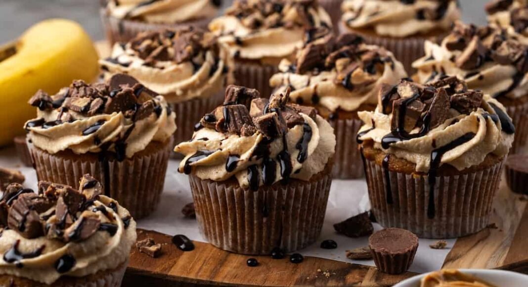 Banana Cupcakes | Cookies & Cups