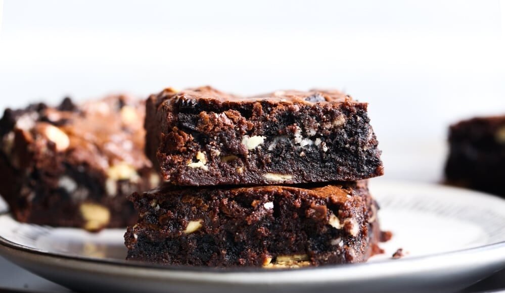 Bombshell Oreo Brownies Recipe | Cookies and Cups