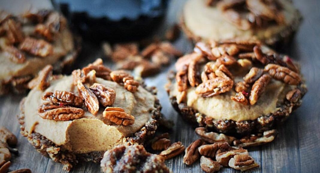 20 Thanksgiving Pies That Will Have Everyone Battling It Out For Seconds – One Green Planet