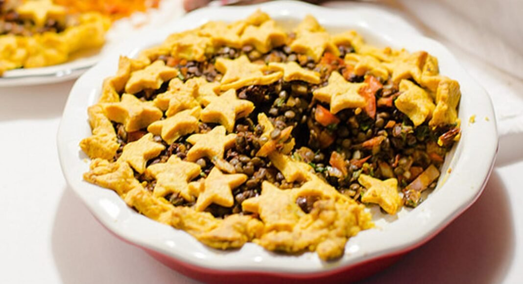 25 Savory, Meat-Free Casseroles and Pot Pies That Are Perfect for Thanksgiving – One Green Planet