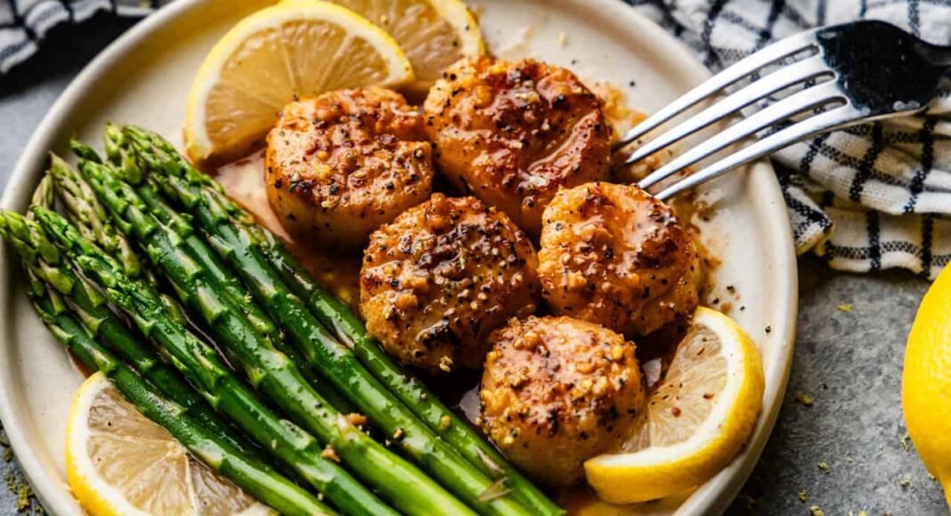 Lemon Garlic Scallops - The Stay At Home Chef