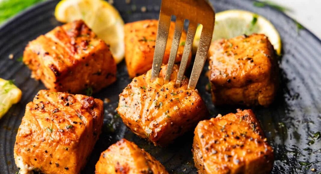 Lemon Garlic Air Fryer Salmon Bites