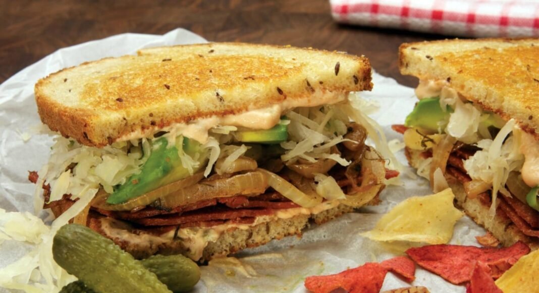 8 Creative Ideas to Transform Your Veggie Sandwiches from Dull to Delicious! – One Green Planet