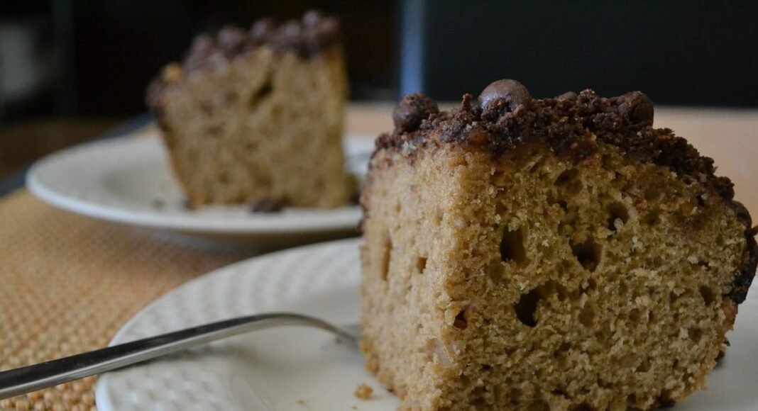 Tea and Chocolate Cake with Cocoa Crumble [Vegan]