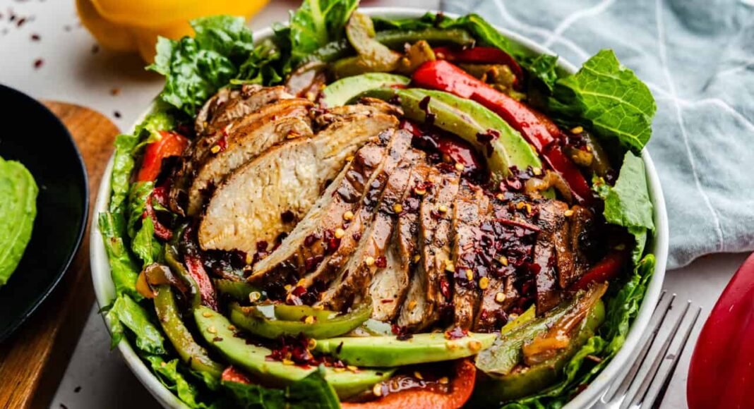 Skinny Chicken Fajita Salad