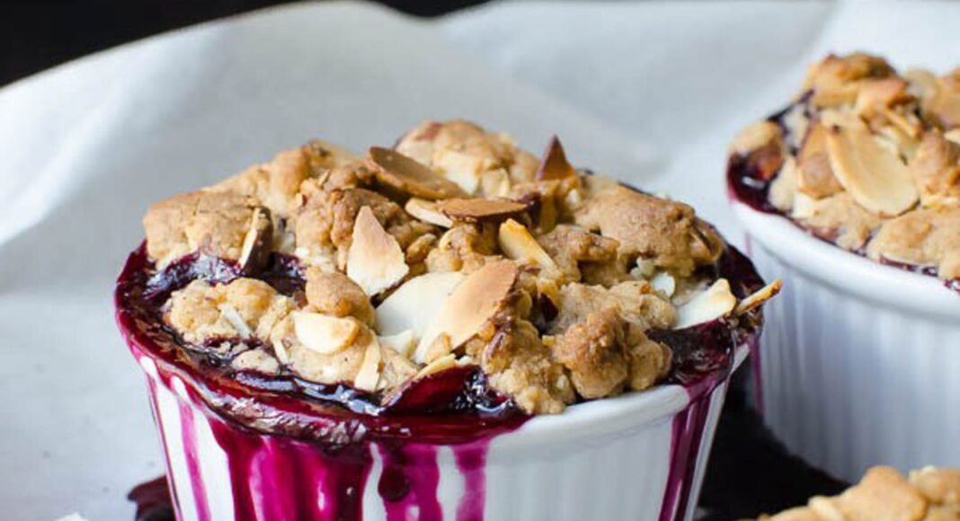 Blueberry Lemon Almond Crisp [Vegan] – One Green Planet