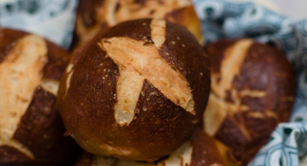 Pretzel Rolls [Vegan]