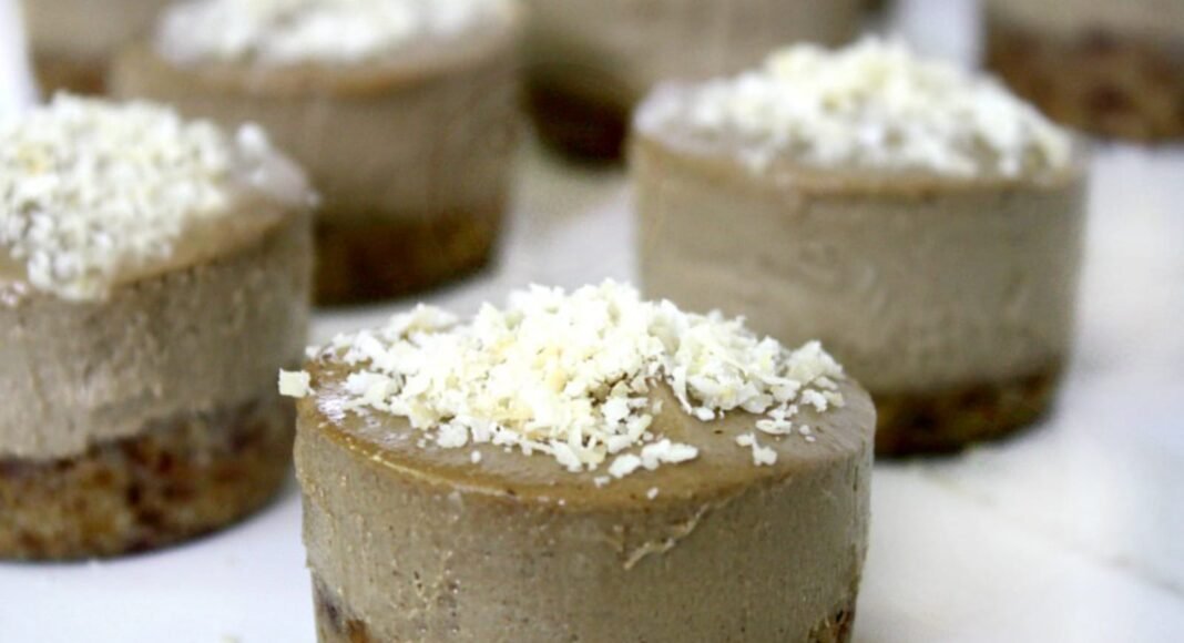 Acai Berry and Banana Mini Cheesecakes [Vegan] – One Green Planet