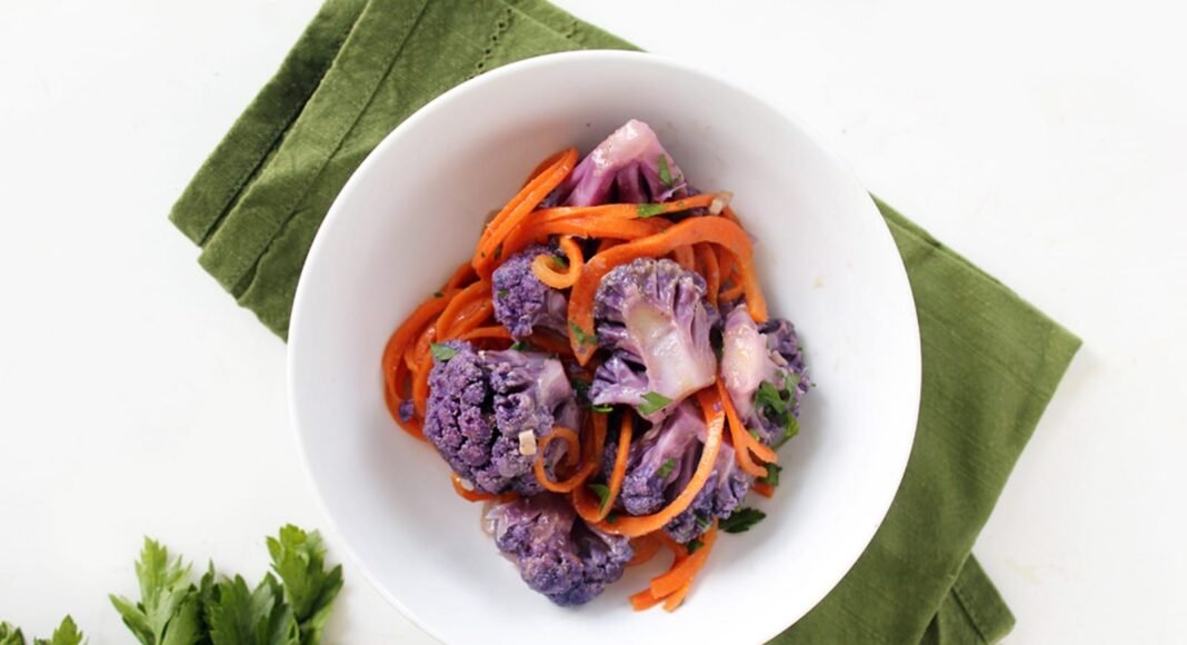 Purple Cauliflower Thai Green Coconut Curry With Carrot Noodles [Vegan] – One Green Planet