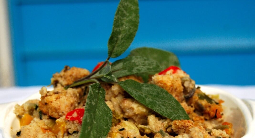 Cornbread Stuffing With Bell Peppers [Vegan] – One Green Planet