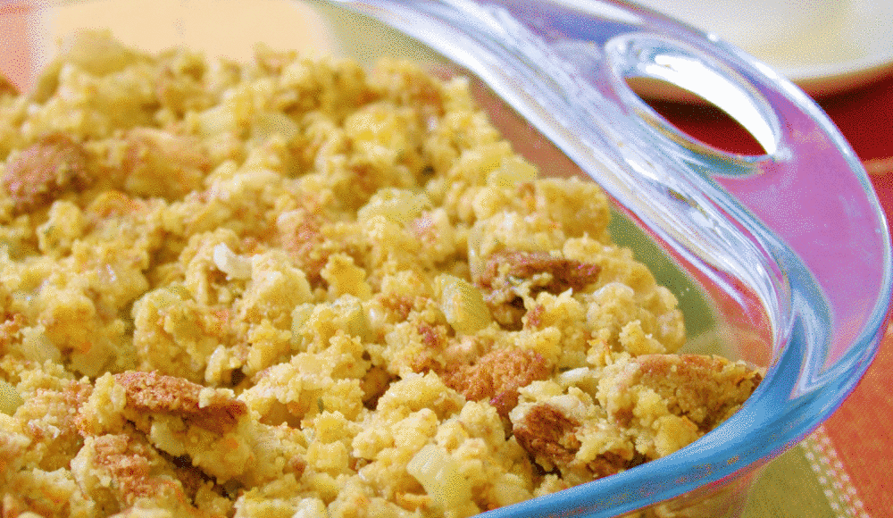 Thanksgiving Cornbread Stuffing With Gravy [Vegan] – One Green Planet