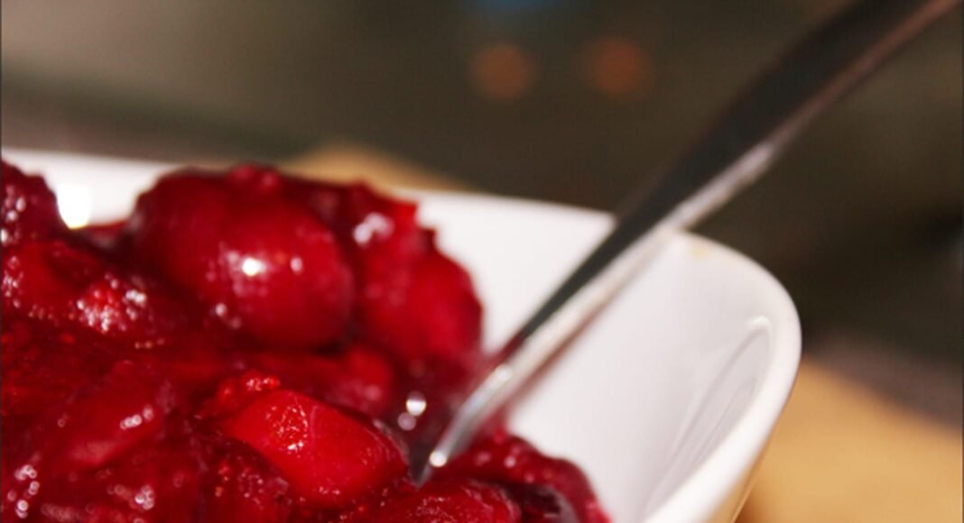 Orange Infused Cranberry Sauce [Vegan] – One Green Planet