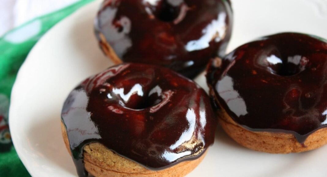 Holiday Spiced Doughnuts With a Cinnamon Chocolate Glaze [Vegan] – One Green Planet