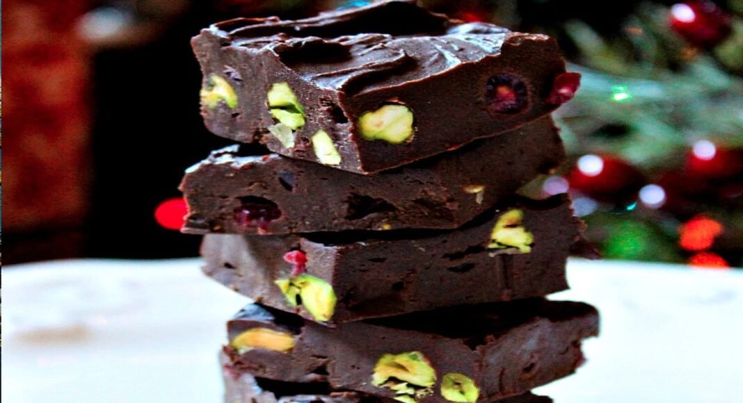 50 Festive Cakes and Desserts for a Sweet Holiday Celebration! – One Green Planet